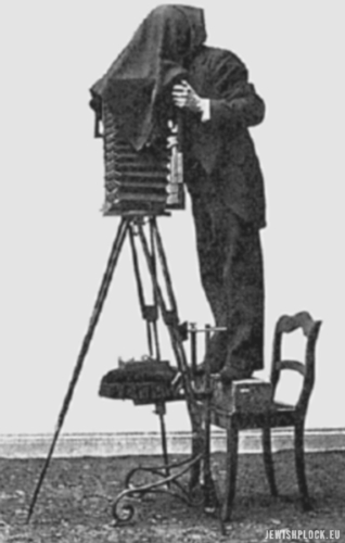 Edward Flatau preparing photographs for his brain atlas. Source: Wikipedia Commons (public domain)